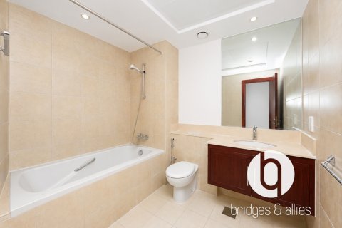Apartman u gradu Downtown Dubai (Downtown Burj Dubai), UAE 2 spavaće sobe, 135 m2 Br. 763920 - Slika 15