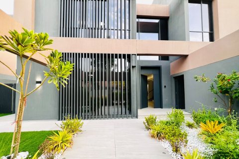 Villa en alquiler en Tilal City, Sharjah, EAU 5 dormitorios, 678.56 m2 № 764278 - foto 4