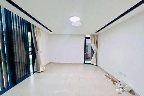Villa en alquiler en Tilal City, Sharjah, EAU 5 dormitorios, 678.56 m2 № 764278 - foto 11