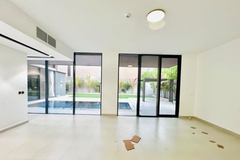 Villa en alquiler en Tilal City, Sharjah, EAU 5 dormitorios, 678.56 m2 № 764278 - foto 9