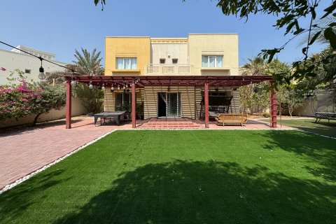 Vila v Meadows, Dubai, SAE 5 spální, 788.94 m2 č. 759881