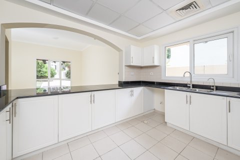 Villa zur Miete in Meadows, Dubai, VAE 5 Schlafzimmer, 788.94 m2 Nr. 759881 - Foto 3