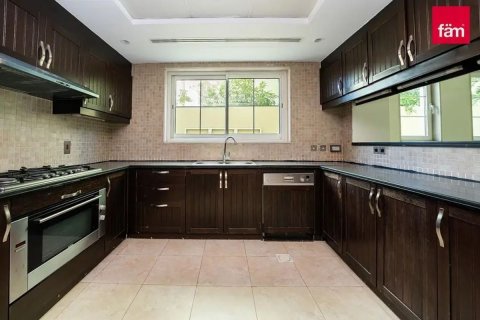 Villa en Dubai, EAU 4 dormitorios, 524.9 m² № 710198