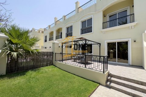 Таунхаус Al Hamra Village, Рас-эль-Хайма, БАӘ-да 3 жатын бөлмелер, 258.8 м² № 578324 - фото 13