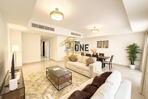 Таунхаус Al Hamra Village, Рас-эль-Хайма, БАӘ-да 3 жатын бөлмелер, 258.8 м² № 578324 - фото 2