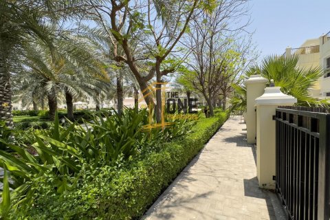 Таунхаус Al Hamra Village, Рас-эль-Хайма, БАӘ-да 3 жатын бөлмелер, 258.8 м² № 578324 - фото 12