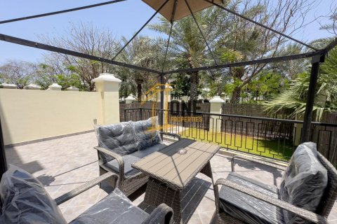 Таунхаус Al Hamra Village, Рас-эль-Хайма, БАӘ-да 3 жатын бөлмелер, 258.8 м² № 578324 - фото 15