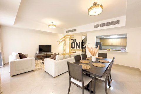 Таунхаус Al Hamra Village, Рас-эль-Хайма, БАӘ-да 3 жатын бөлмелер, 258.8 м² № 578324 - фото 11