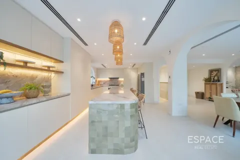 Villa in vendita a Jumeirah Park, Dubai, EAU 4 camere da letto, 307 mq. № 737900 - foto 7