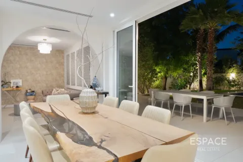 Villa in vendita a Jumeirah Park, Dubai, EAU 4 camere da letto, 307 mq. № 737900 - foto 5