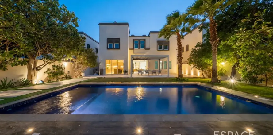 Villa a Jumeirah Park, Dubai, EAU 4 camere da letto, 307 mq. № 737900