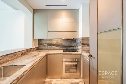 Apartmán v DAMAC HEIGHTS v Dubai Marina, SAE 1 spálňa, 88 m2 č. 650371 - Fotografia 9