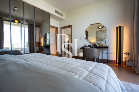 Vilë në Abu Dhabi, Emiratet e Bashkuara Arabe 4 dhoma gjumi, 653 m2. № 716551 - Foto 5