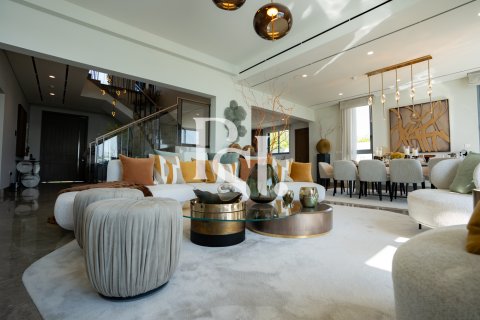 Vilë në Abu Dhabi, Emiratet e Bashkuara Arabe 4 dhoma gjumi, 653 m2. № 716551 - Foto 3