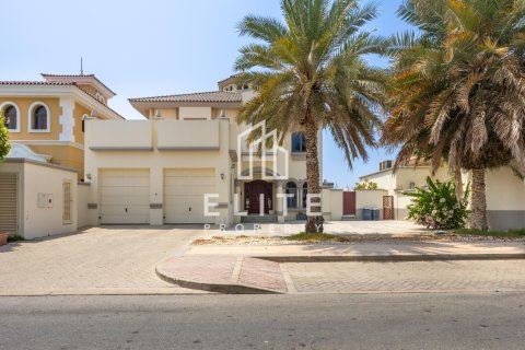 Villa te huur in Palm Jumeirah, Dubai, VAE 5 slaapkamers, 657 vr.m., nr 760013 - foto 12