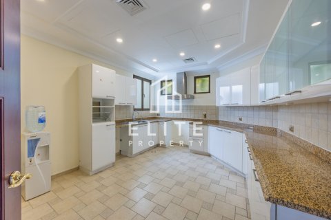 Villa te huur in Palm Jumeirah, Dubai, VAE 5 slaapkamers, 657 vr.m., nr 760013 - foto 3