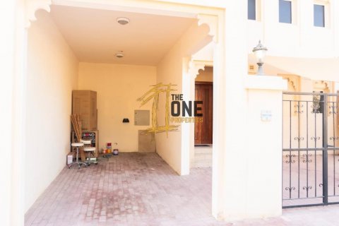Kuća u nizu u gradu Al Hamra Village, Ras Al Khaimah, UAE 3 spavaće sobe, 297.3 m2 Br. 582577 - Slika 9