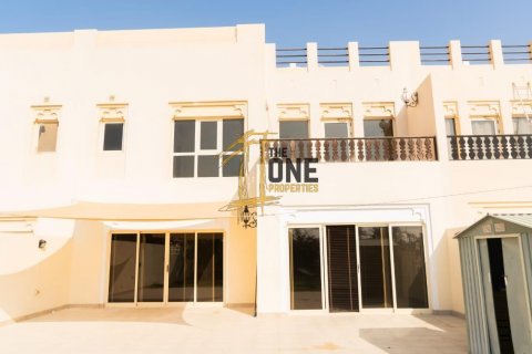 Kuća u nizu u gradu Al Hamra Village, Ras Al Khaimah, UAE 3 spavaće sobe, 297.3 m2 Br. 582577 - Slika 16
