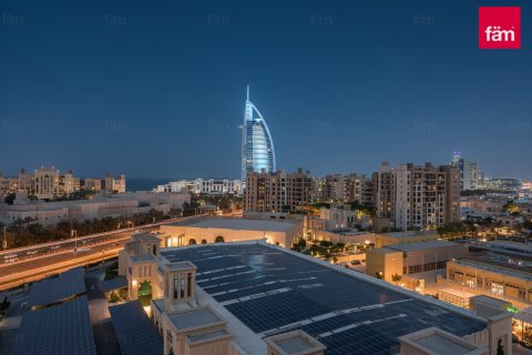 Umm Suqeim、Dubai、UAEにあるマンション 4ベッドルーム、347.8 m2 No695294