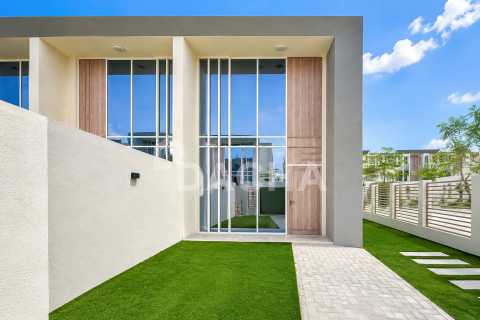 Townhouse în Dubai Land, Dubai, EAU 1 dormitor, 68 mp.  №755079