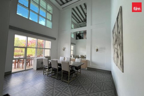 Willa w Dubai, ZEA 4 sypialnie, 965 mkw. nr 693989