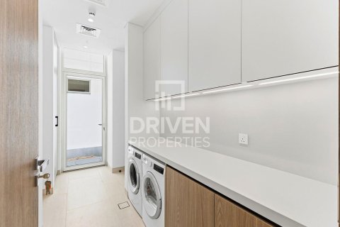 Vila u gradu Jumeirah Park, Dubai, UAE 5 spavaće sobe, 696.12 m2 Br. 767697 - Slika 12