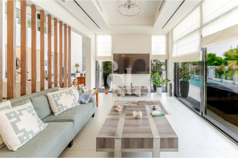 Vilë në Yas Island, Abu Dhabi, Emiratet e Bashkuara Arabe 5 dhoma gjumi, 750 m2. № 716184 - Foto 6