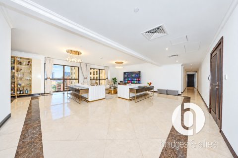 Apartment in Jumeirah Beach Residence, Dubai, UAE 3 bedrooms, 248 sq.m. № 763927