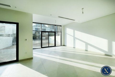 Adosado en Al Furjan, Dubai, EAU 3 dormitorios, 255 m² № 628273