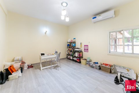 Vilă de închiriat în Dubai, EAU 4 dormitoare, 471.5 mp.  №710294 - poză 12