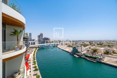 Duplex de vânzare în Jumeirah, Dubai, EAU 5 dormitoare, 828.32 mp.  №761576 - poză 1