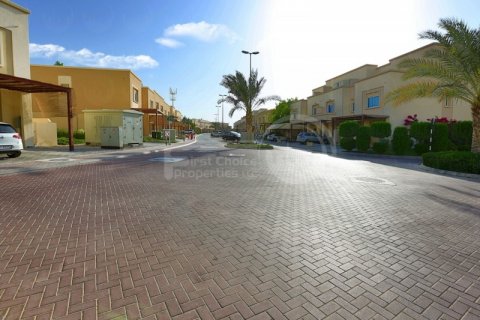 Villa te koop in Al Reef, Abu Dhabi, VAE 5 slaapkamers, 348.4 vr.m., nr 407137 - foto 15