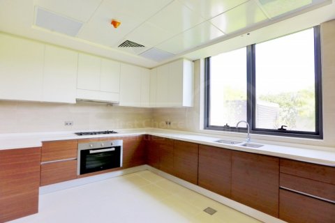 Vilë në Yas Island, Abu Dhabi, Emiratet e Bashkuara Arabe 5 dhoma gjumi, 511.7 m2. № 410535 - Foto 5