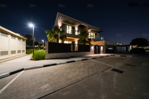 Villa asukohaga Al Furjan, Dubai, AÜE: 5 magamistoaga, 605.4 m² Nr 710163