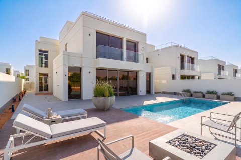 Вилла Jumeirah Islands, Дубай, БАӘ-да 5 жатын бөлмелер, 548 м² № 766217