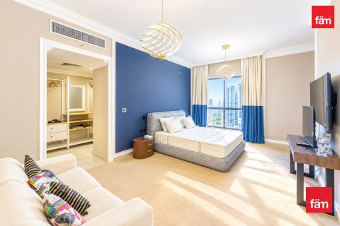 Apartment in Dubai, UAE 3 bedrooms, 184.9 sq.m. № 763493 - photo 8