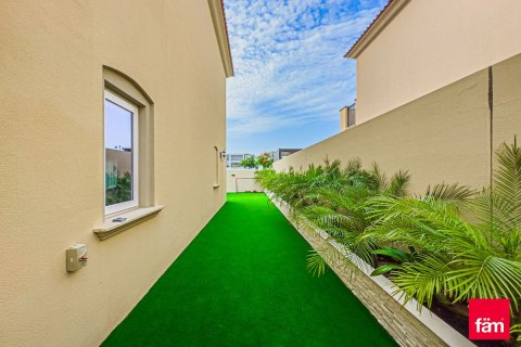 Dubai, UAE의 임대용 빌라 침실 3개, 325제곱미터 번호 758039 - 사진 12
