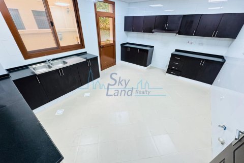 Villa zur Miete in Al Barsha, Dubai, VAE 5 Schlafzimmer, 372 m2 Nr. 646432 - Foto 7