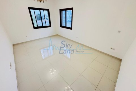 Villa zur Miete in Al Barsha, Dubai, VAE 5 Schlafzimmer, 372 m2 Nr. 646432 - Foto 13