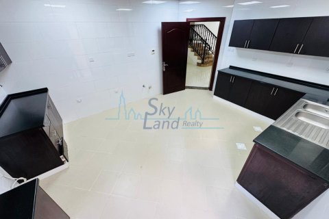 Villa zur Miete in Al Barsha, Dubai, VAE 5 Schlafzimmer, 372 m2 Nr. 646432 - Foto 5