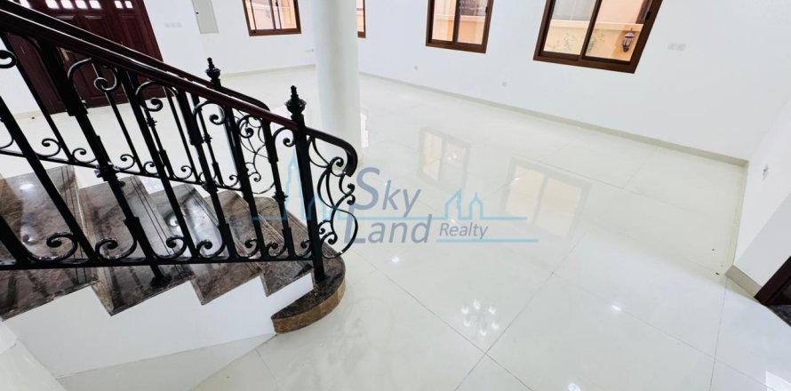 Villa in Al Barsha, Dubai, VAE: 5 Schlafzimmer, 372 m2 Nr. 646432