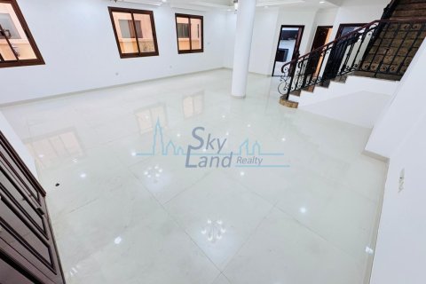 Villa zur Miete in Al Barsha, Dubai, VAE 5 Schlafzimmer, 372 m2 Nr. 646432 - Foto 2