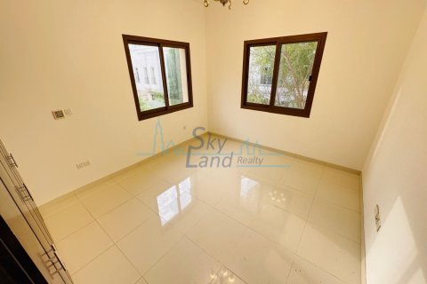 Villa zur Miete in Al Barsha, Dubai, VAE 5 Schlafzimmer, 372 m2 Nr. 646432 - Foto 9