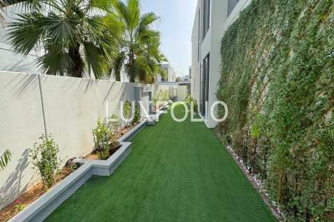 Vila v Dubai Hills Estate, Dubai, SAE 4 spálne, 462 m2 č. 628353 - Fotografia 18