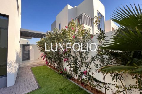 טאונהאוס להשכרה ב Dubai Hills Estate, Dubai, איחוד האמירויות  4 חדרי שינה, 272 מ"ר, מספר 628352 - תמונה 4