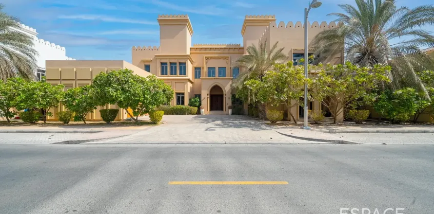 Villa in Palm Jumeirah, Dubai, VAE: 6 Schlafzimmer, 725 m2 Nr. 737906