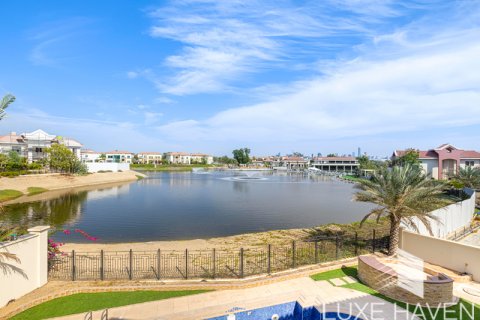 Villa en venta en Jumeirah Islands, Dubai, EAU 5 dormitorios, 785.03 m2 № 390282 - foto 14