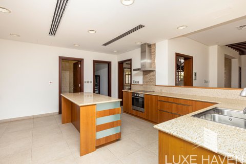 Villa en venta en Jumeirah Islands, Dubai, EAU 5 dormitorios, 785.03 m2 № 390282 - foto 10