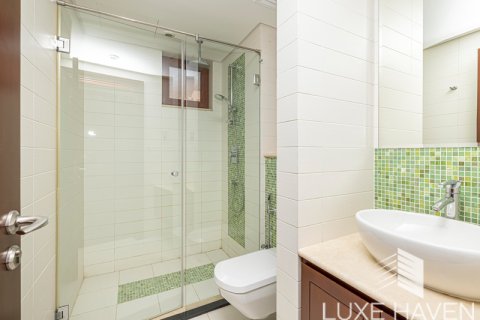 Villa en venta en Jumeirah Islands, Dubai, EAU 5 dormitorios, 785.03 m2 № 390282 - foto 26