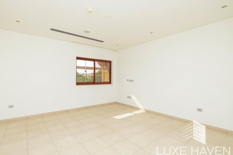 Villa en venta en Jumeirah Islands, Dubai, EAU 5 dormitorios, 785.03 m2 № 390282 - foto 18